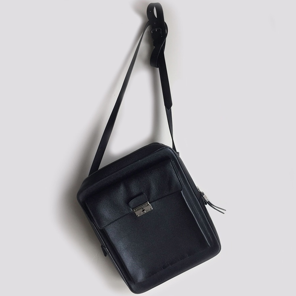 Burberry LG Shaldon London Leather Crsbdy